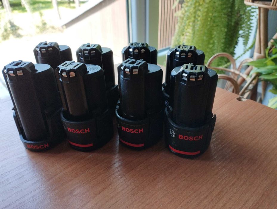 Mix 8 akumulatorów Li-Ion Bosch 12V 2,0Ah i 3,0Ah