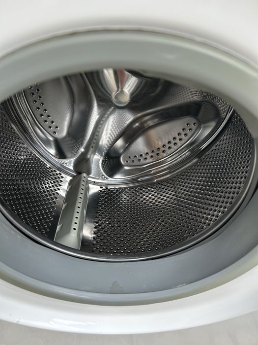 Стирально-Сушильная машина Indesit 7+5 кг.IWDE7125.Гарантия!