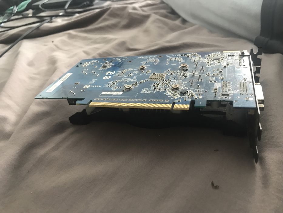 AMD Radeon 7700 series64585872395139123