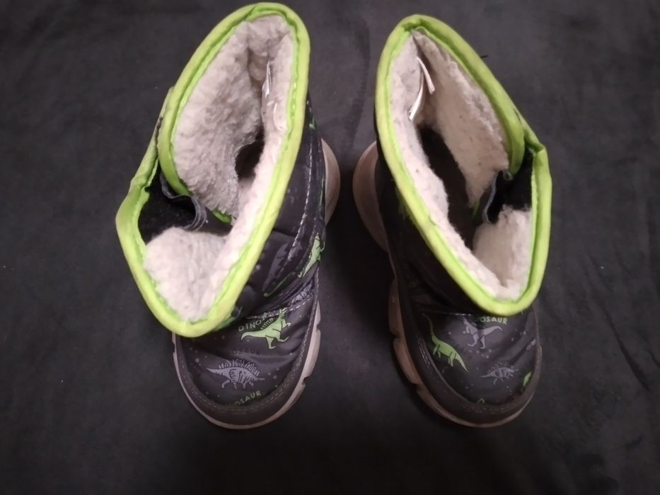 Віддам зимові 25р