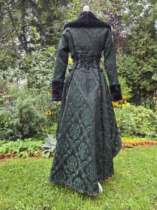 Gotycki płaszcz bawełniany z zielonymi wzorami romantic goth