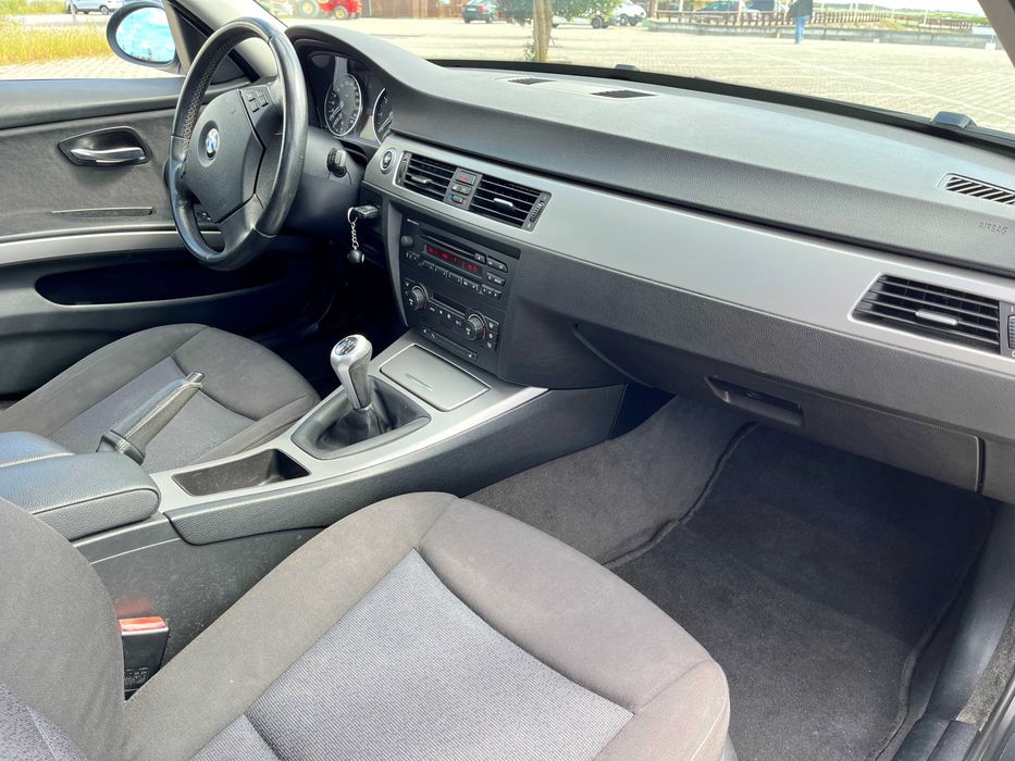 BMW 320i Touring (GPL) – Teto Panorâmico – Económica e Fiável