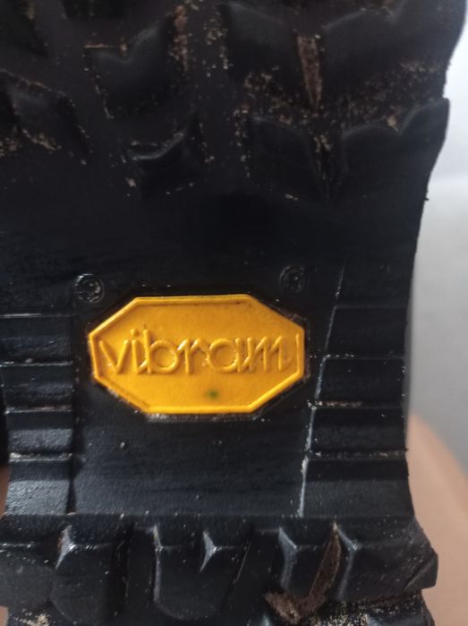 Buty wojskowe wojas z podeszwą Vibram, stan bardzo dobry
