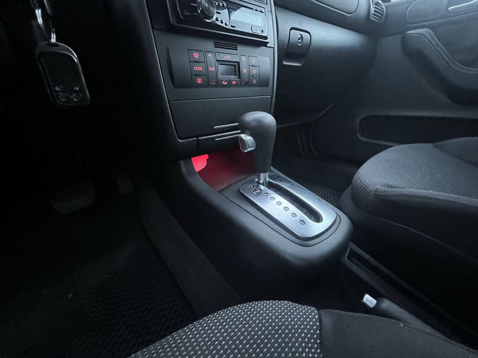 Автомат , машина обслужена в гарному стані як технічному так і візуаль