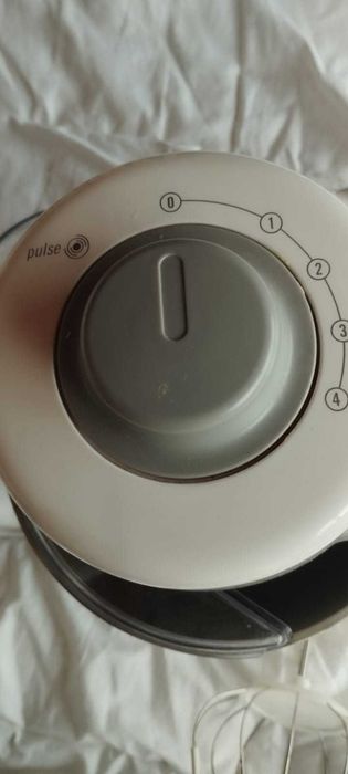 Batedeira  moulinex para bolos em bom estado