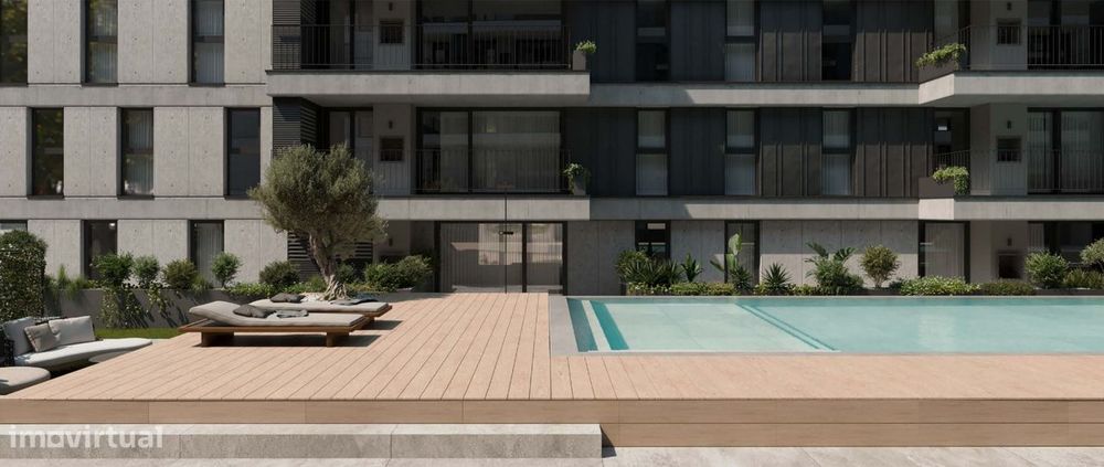T3 Rooftop Apartment with Three Exposures, Featuring Terraces and Parking Space