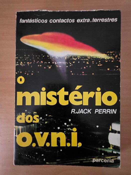 Livro "O Mistério dos O.V.N.I" de R. Jack Perrin
