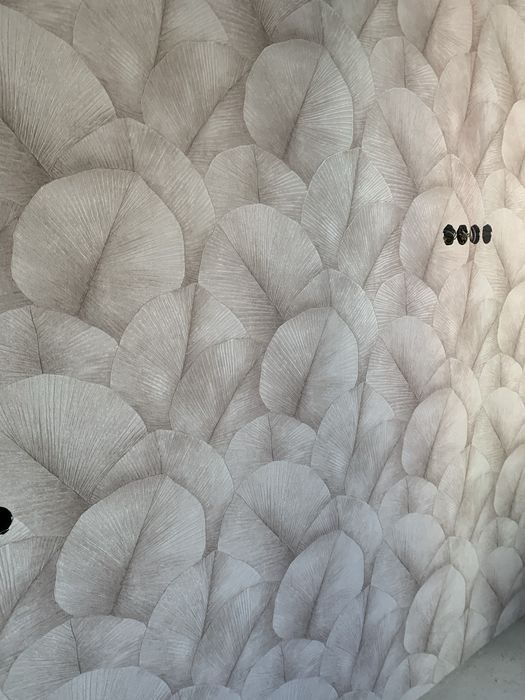 Качественная поклейка обоев опытным мастером с гарантией