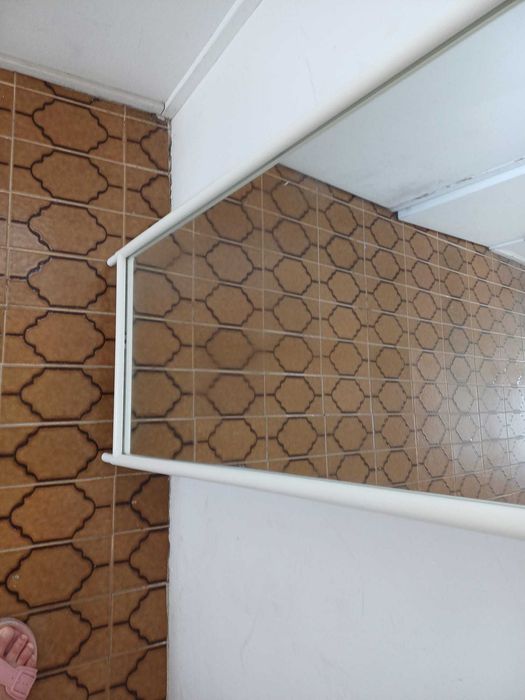 Espelho de pé com cabide IKEA KNAPPER; branco