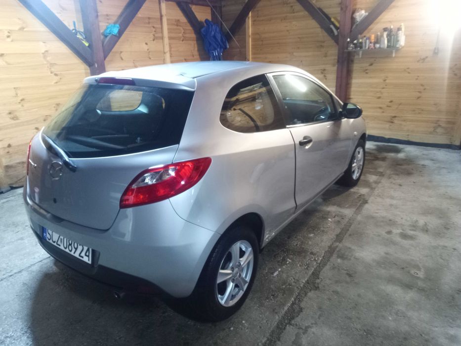 Samochód Mazda 2