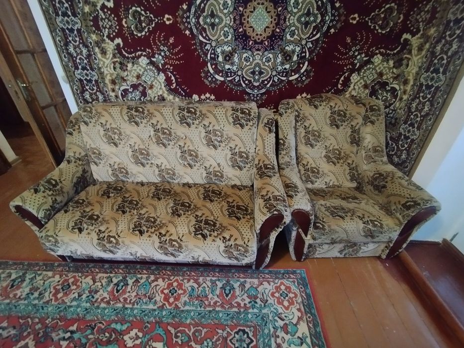 Продам диван  в дуже хорошому стані!! 9/10