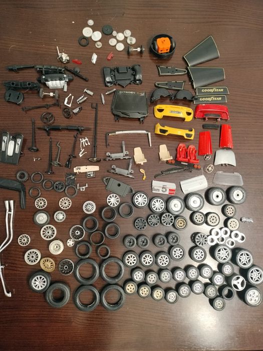 Bburago e outras carrinhos coleção peças 1/18, 1/24..