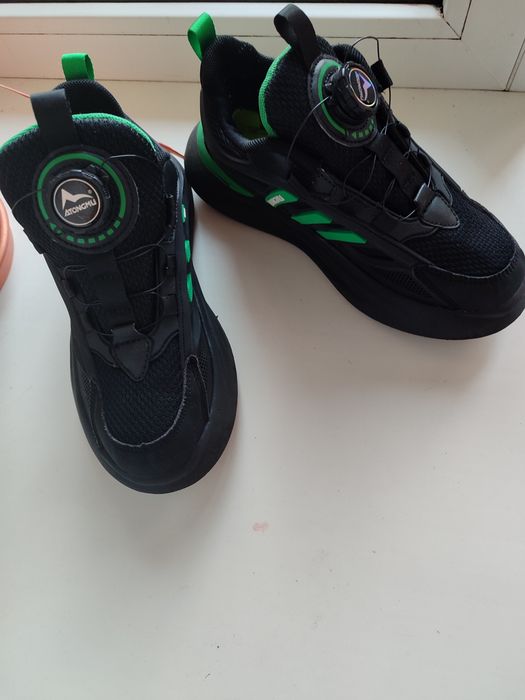 Кросівки унісекс дуже круті б/у