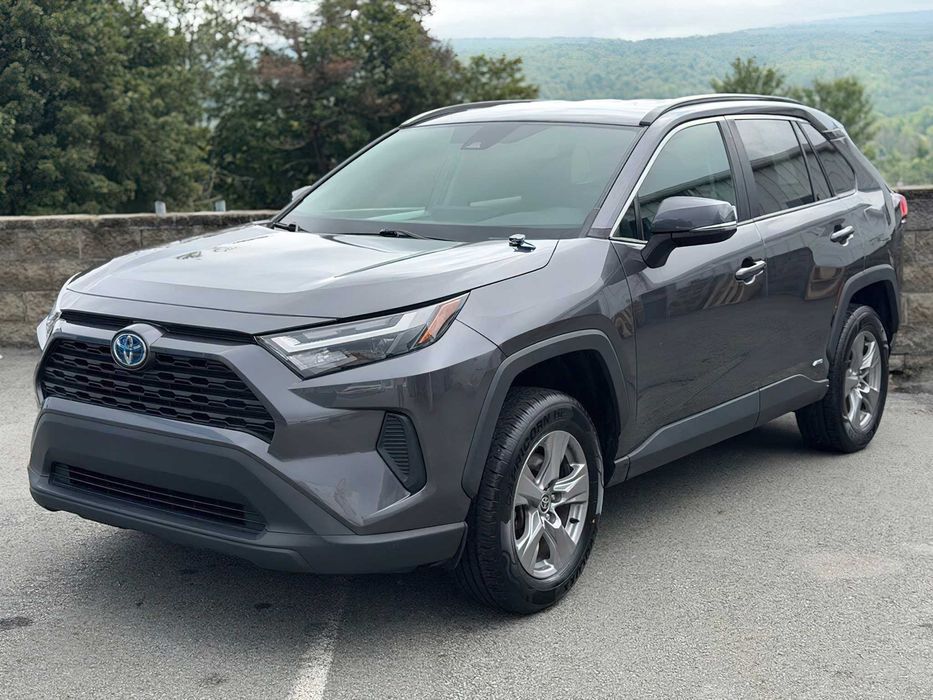 Toyota RAV4 Hybrid Limited      2021