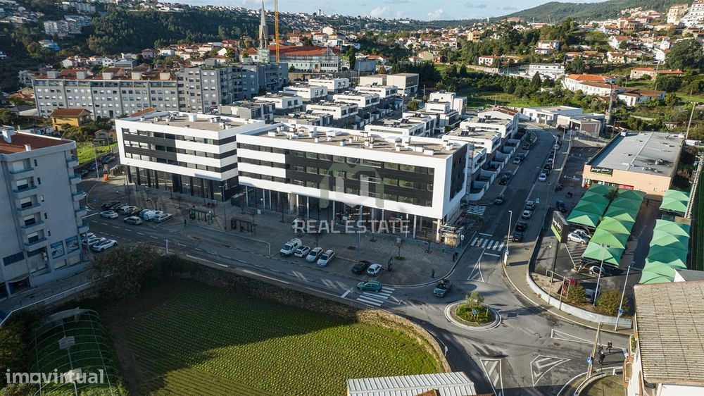 Loja Comercial em S. Pedro da Cova, Gondomar