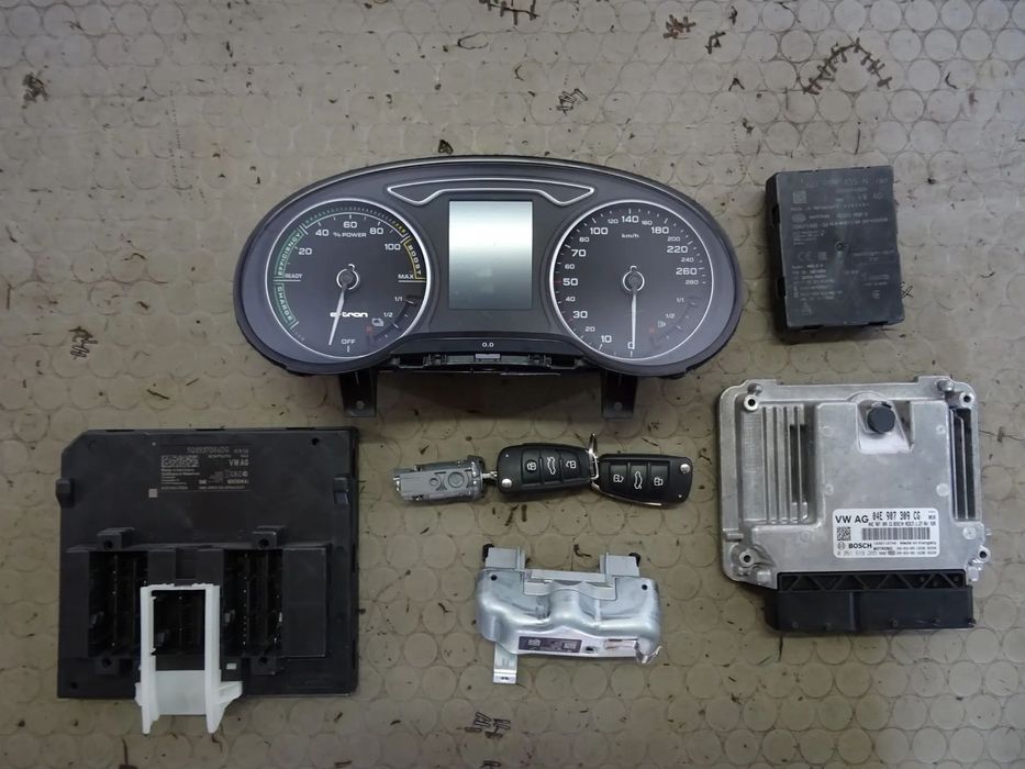 8V0920754 zestaw startowy 1.4 TSI ETRON Audi A3 8V 2020 LIFT czesci