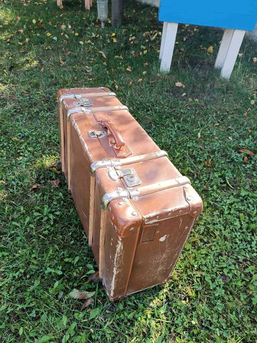 Чемодан вінтажний