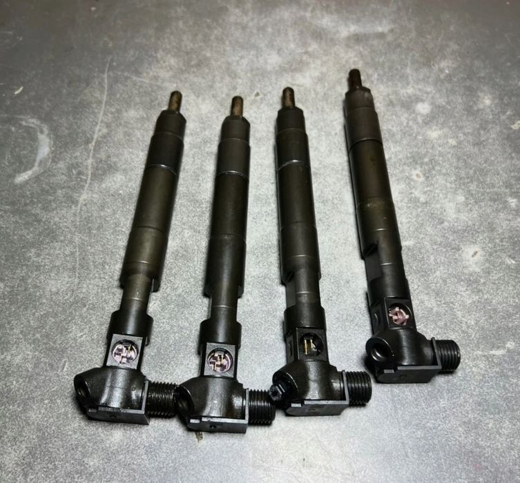 wtryski wtryskiwacze komplet mercedes w212 w204 w906 a6510702887