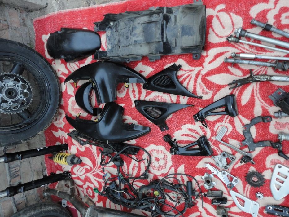 Suzuki SV 650 колесо диск траверсы крыло пластик хвост муфта коллектор