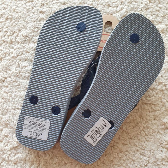 Chinelos Havaianas novos, tamanho 35-36