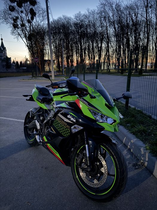 Kawasaki ninja zx25r