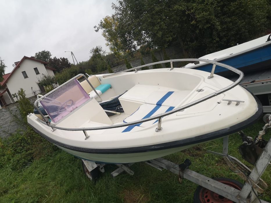 Łódź motorówka jacht