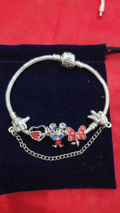 Pulseira e relogio pandora