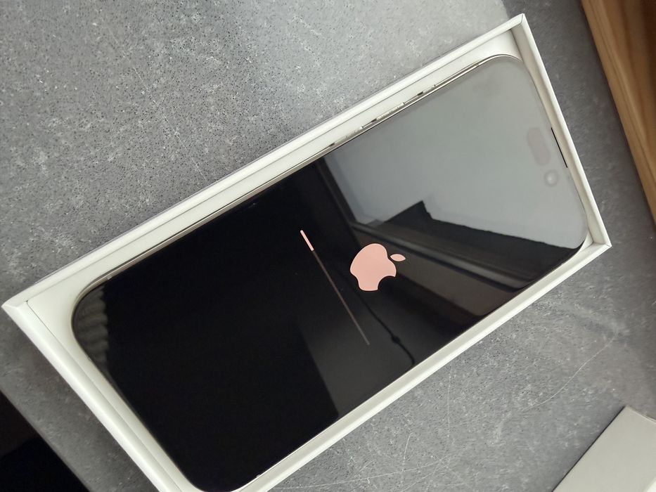 iPhone 15 Pro 256 GB, Srebrny, Bateria 88%, stan bdb