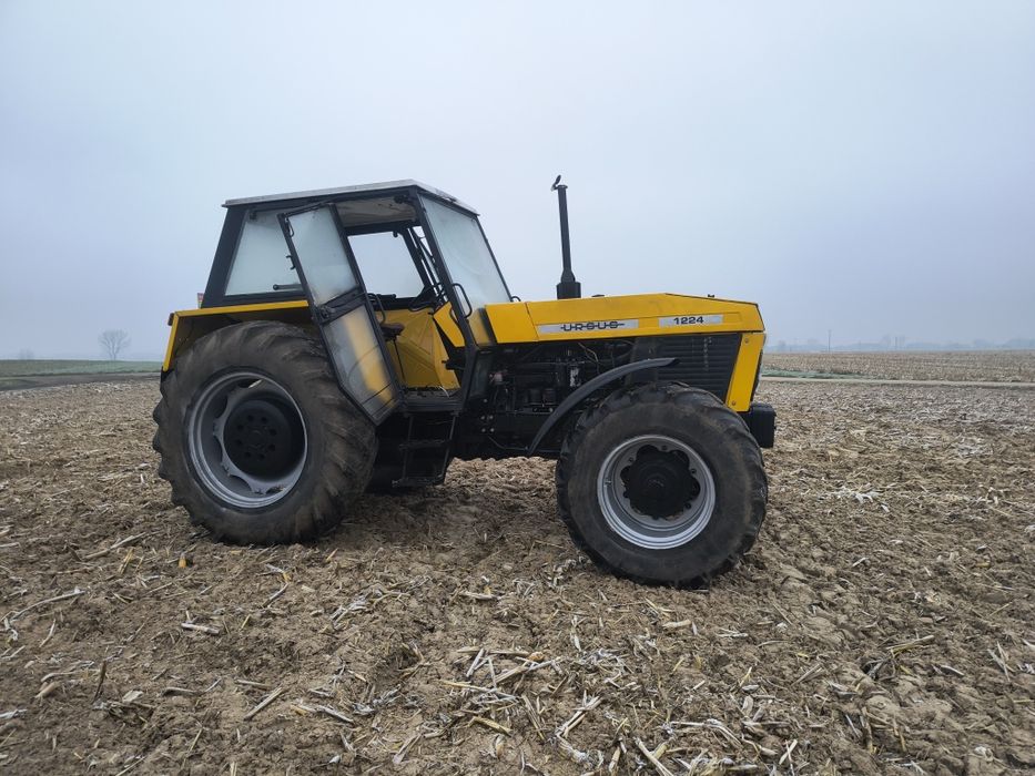Ursus 1224 6- cylindrowy 4-biegi  z przednim napędem NIE Zetor case zt