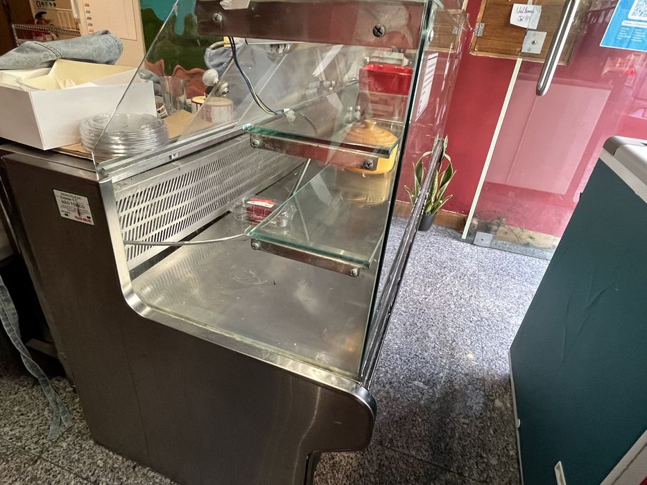 Vitrine refrigerada  udada 600€ negociavel