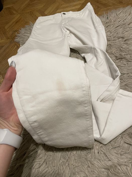 Białe spodnie jeansowe skinny