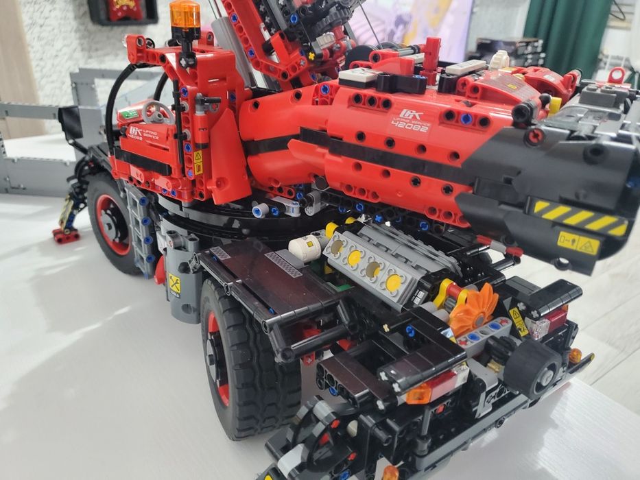 Lego Technic 42082 Dźwig Czerwony