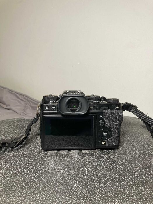 Fuji xt3 + Fujifilm XF 18-55mm f/2.8-4 + 7Artisans 35mm f/0.95