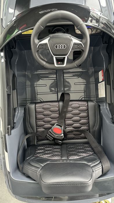 Дитячий електромобіль Audi RS6 Avant GT  — стильна та потужна ліцензійна модель для дітей від 1 року.