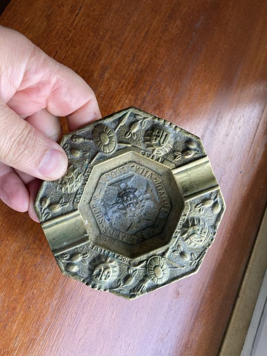 Cinzeiros antigos em bronze