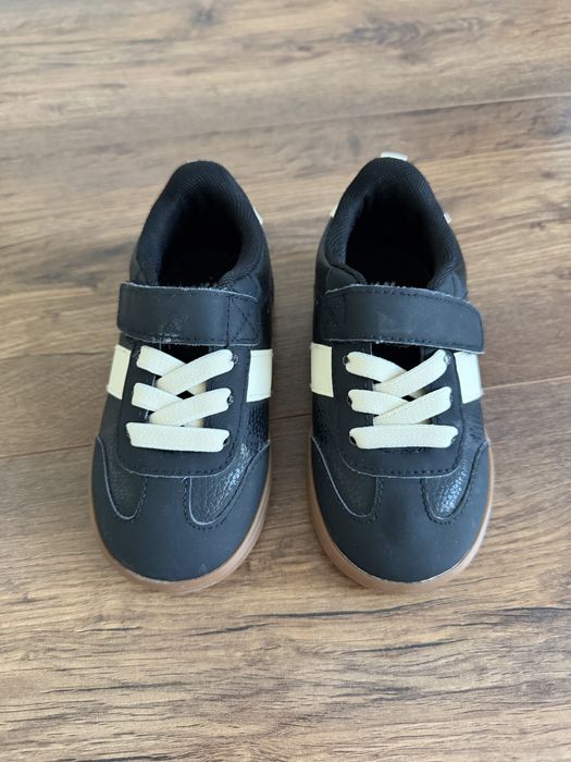 стильні дитячі кеди від H&M