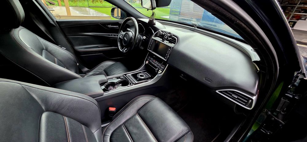 Jaguar XE Prestige 2 0T