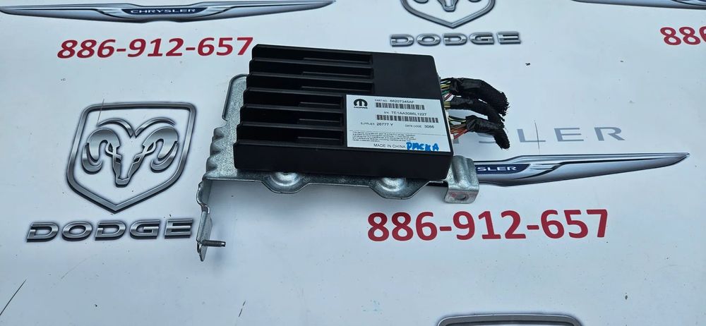 Chrysler Pacifica 2016- wzmacniacz z kostkami 68207345AF