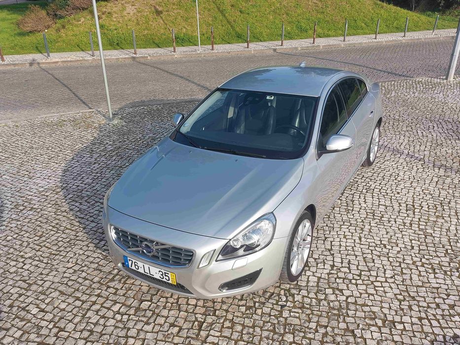 Volvo D3 T5 SUmmum (Full extras) com apenas 81000kms