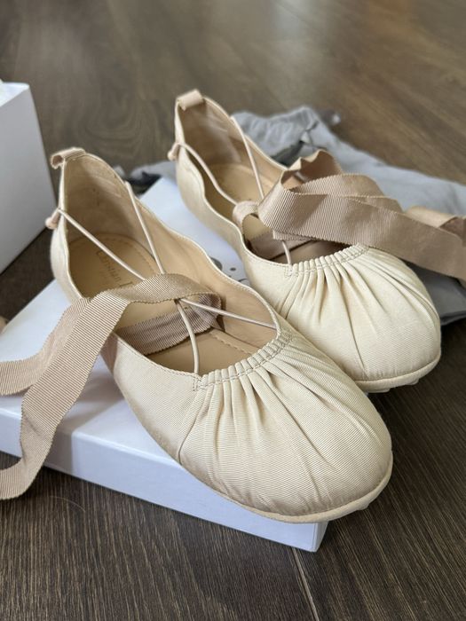 Балетки Dior бежеві ( нові)