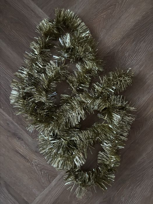 girlanda choinkowa błyszczący łańcuch złoty chudy 250 cm 2,5 metra