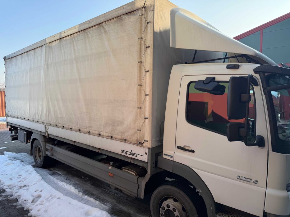 Mercedes-Benz 1224 L Atego z windą FV23%