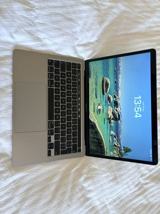 Macbook m2 pro 8/256