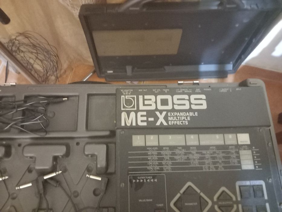 Pedaleira de efeitos rara!BOSS ME-X