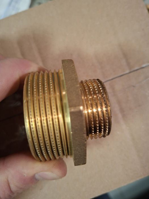 Nypel mosiężny redukcyjny 2''x1