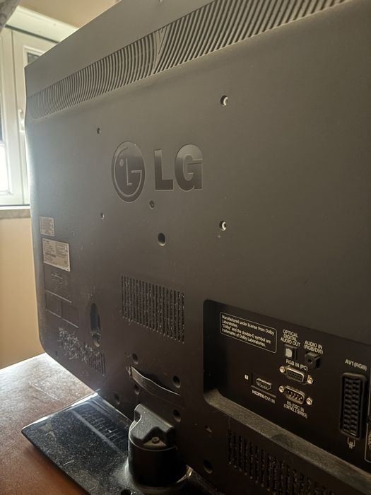 TV LG 32” — Modelo 32LD450