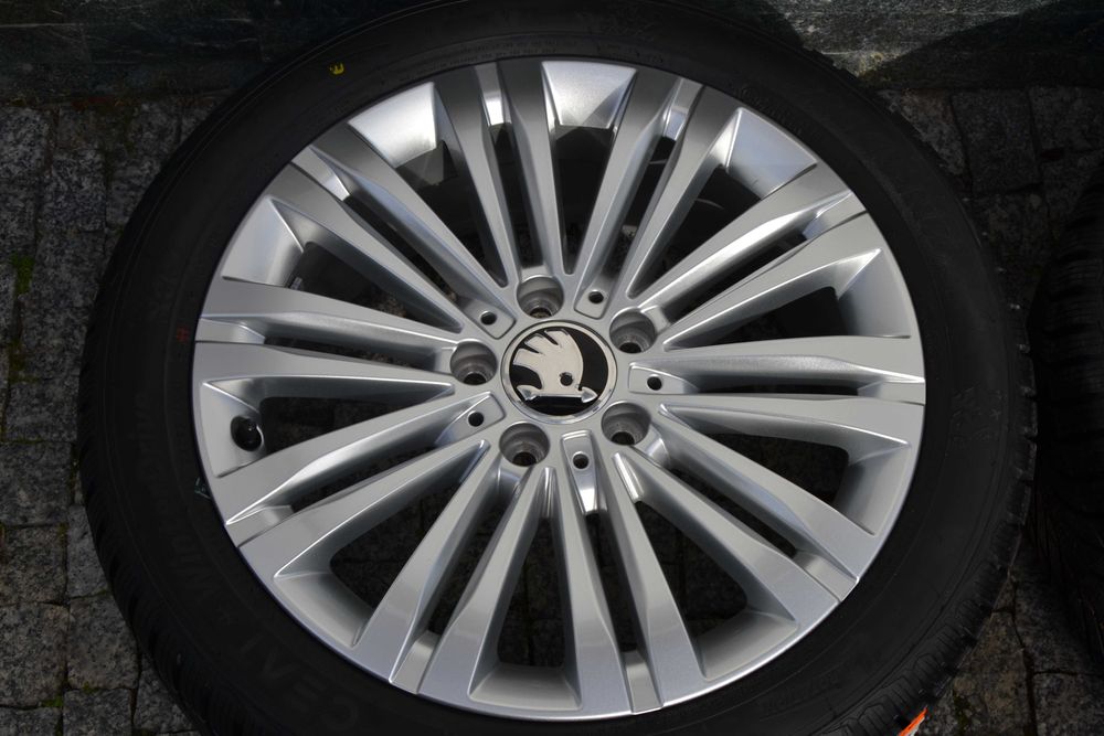 Koła Skoda Octavia 2,3 Opony Zimowe 225/45R17 Nowe 2025