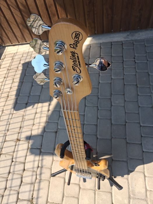 Gitara basowa  Sterling by Music Man StingRay RAY35  Natural