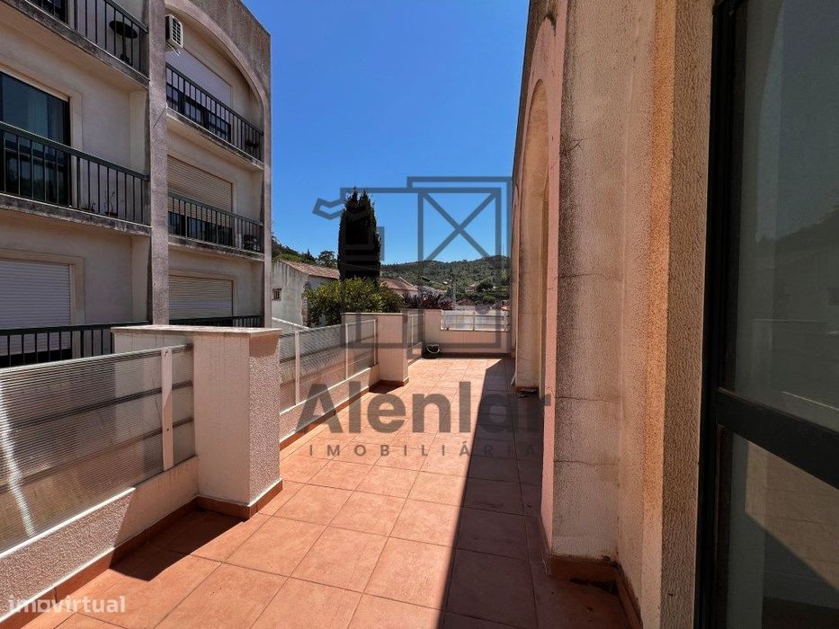 T2 com Terraço no centro de Alenquer