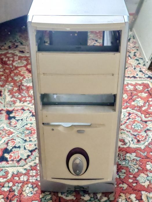 Корпус ПК системного блоку ATX.